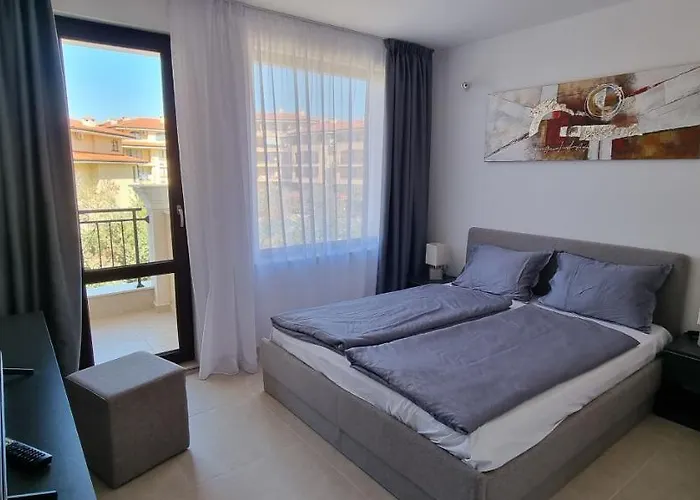 Balcony Bliss: The Black Sea Pearl * Szveti Vlasz