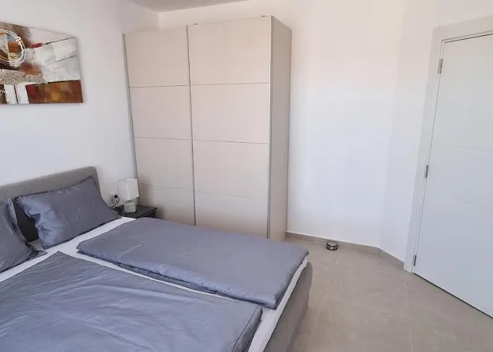 Balcony Bliss: The Black Sea Pearl Szveti Vlasz