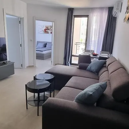 Apartament Balcony Bliss: The Black Sea Pearl Święty Włas