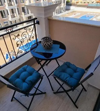 Apartament Balcony Bliss: The Black Sea Pearl *