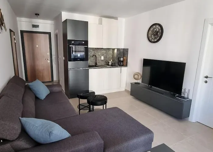 Balcony Bliss: The Black Sea Pearl * Szveti Vlasz