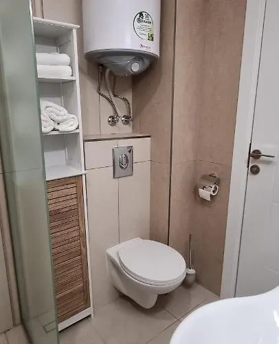 Balcony Bliss: The Black Sea Pearl Apartman Szveti Vlasz